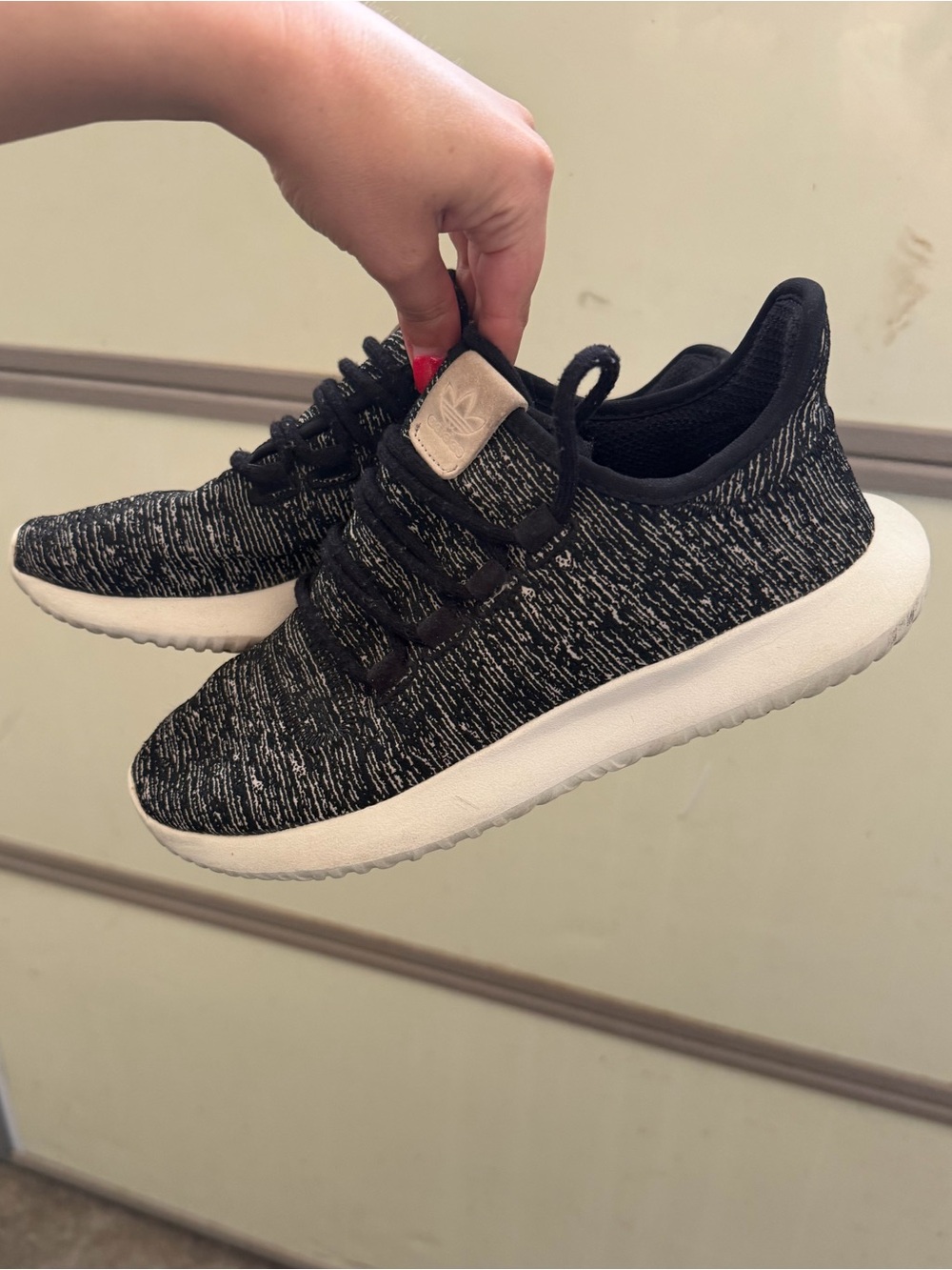 Women’s Adidas Tubular size 7
great condition
